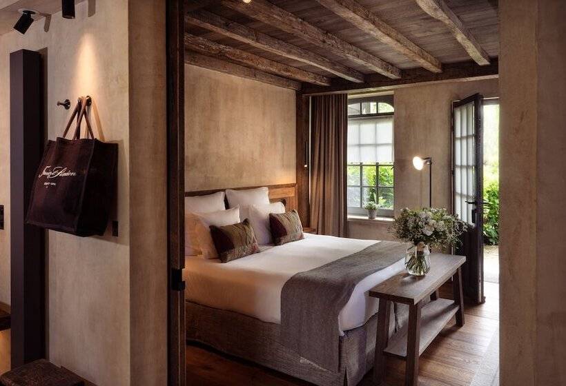 Номер Superior Вид на Сад, La Ferme Saint Simeon Spa  Relais & Chateaux