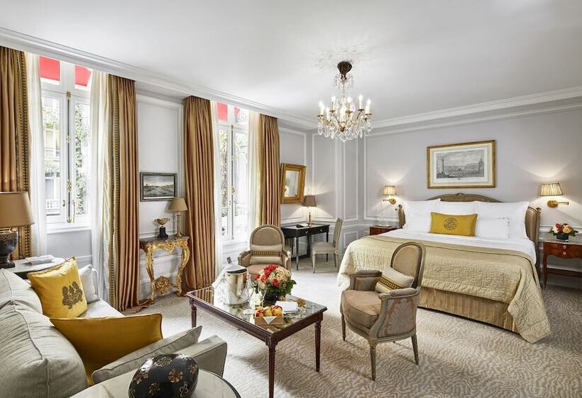 سوییت جونیور, Plaza Athenee  Dorchester Collection