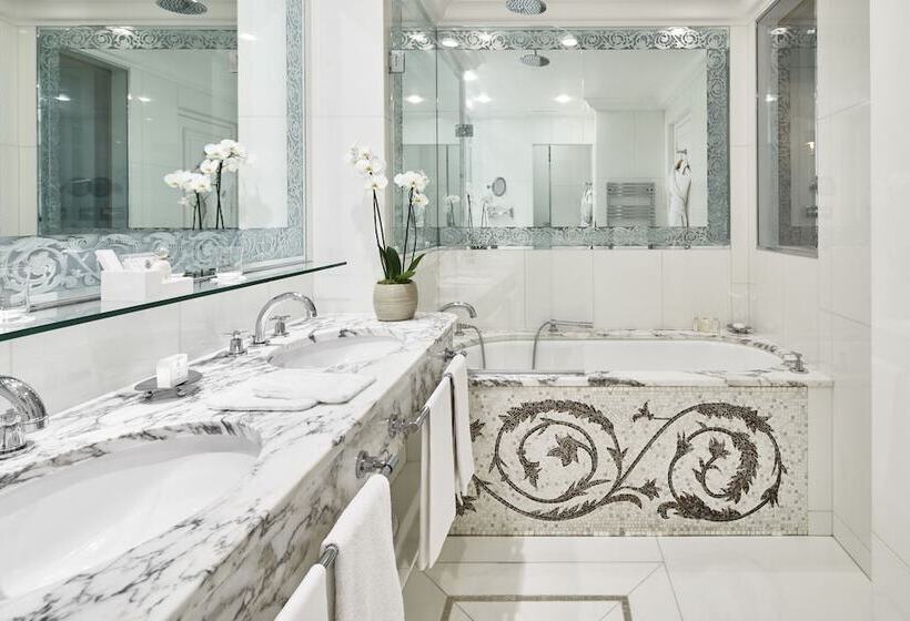 اتاق لوکس, Plaza Athenee  Dorchester Collection