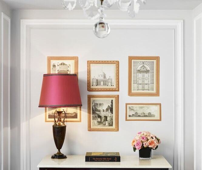 اتاق لوکس با چشم‌انداز, Plaza Athenee  Dorchester Collection