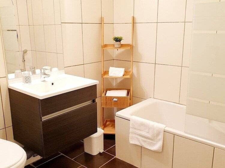 Номер Стандарт, Logis Hôtel Saint Cyr