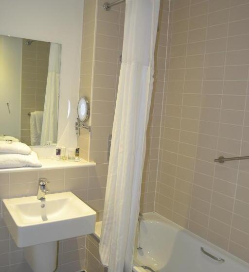 Номер Стандарт, Mercure Darlington Kings