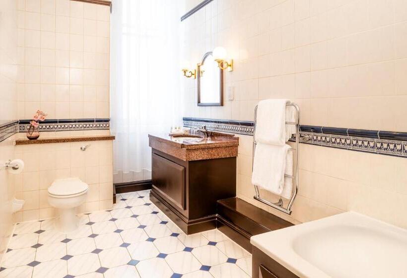 اتاق استاندارد با چشم‌انداز شهر, Millennium Hotel Glasgow