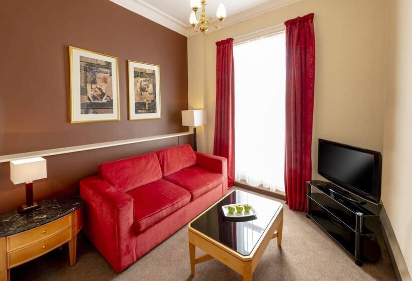 سوییت جونیور, Millennium Hotel Glasgow