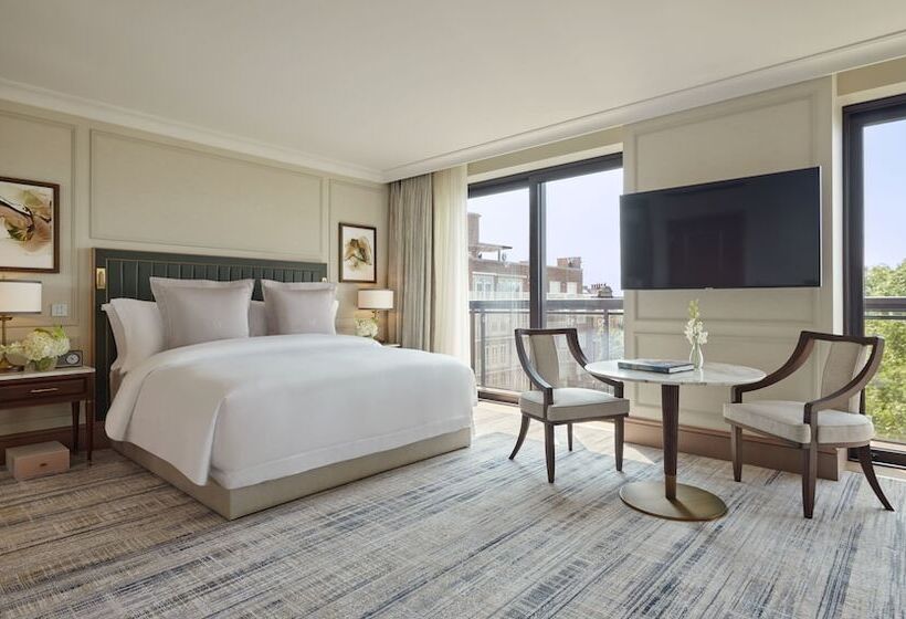 小型套房, Jumeirah Carlton Tower London