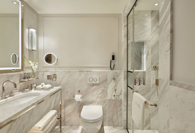 Номер Стандарт, Jumeirah Carlton Tower London