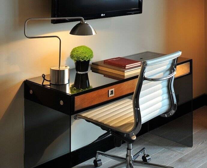 Quarto Premium, The Hari London
