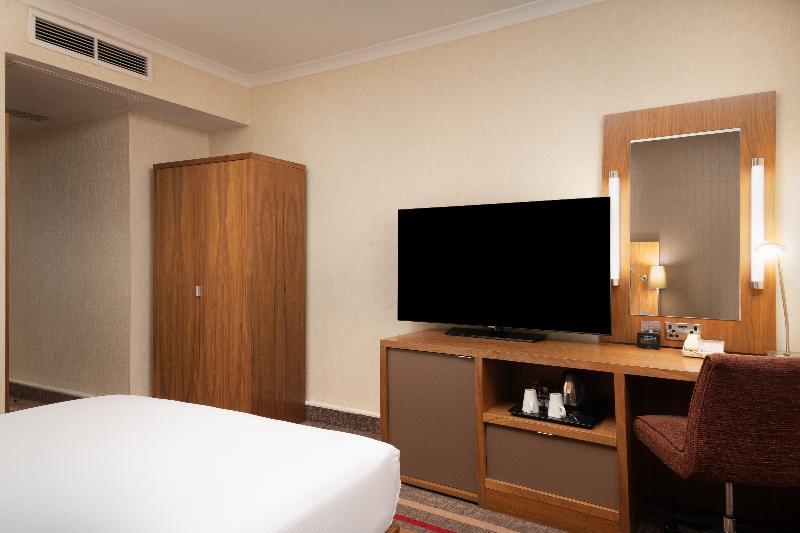 Номер Стандарт, Hilton London Olympia