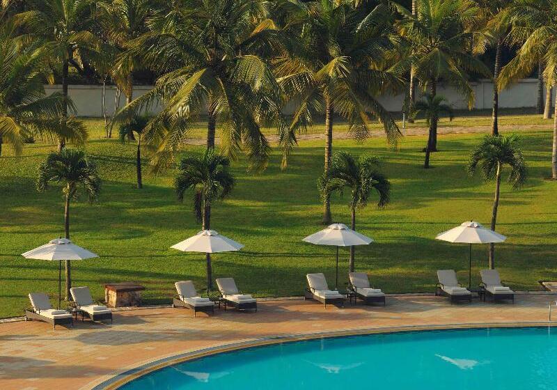 수피리어 룸, Mövenpick Ambassador Hotel Accra