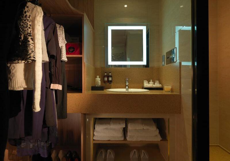 Студия Стандарт, Radisson Blu Hotel, London Bond Street
