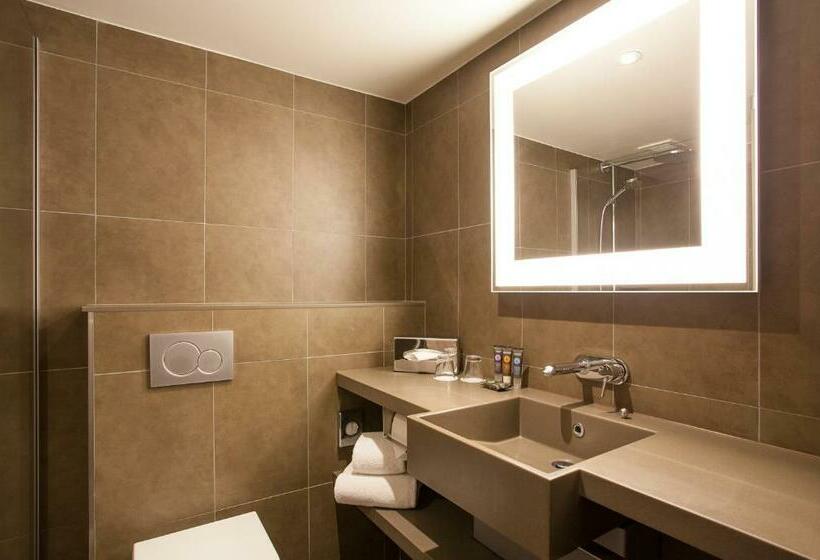 Номер Премиум, Novotel London West