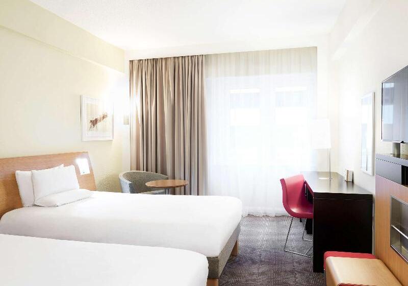 수피리어 룸, Novotel London West
