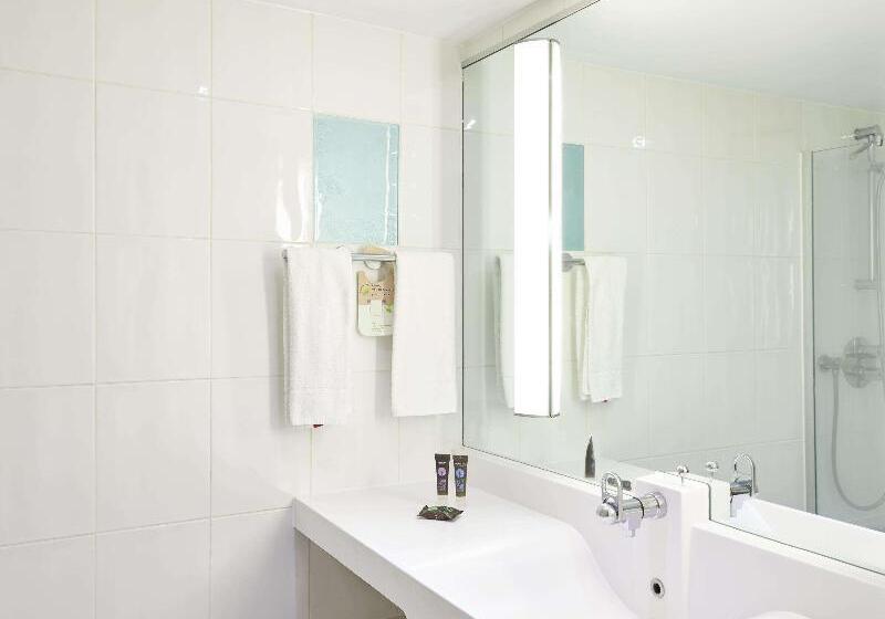 Номер Superior, Novotel London West