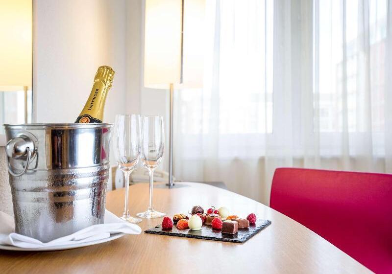 수피리어 룸, Novotel London West
