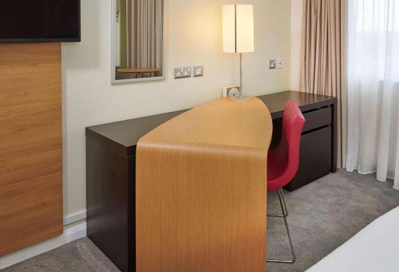 수피리어 룸, Novotel London West