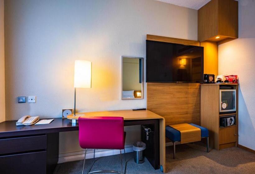 Номер Executive, Novotel London West