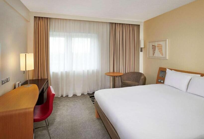 Номер Executive, Novotel London West