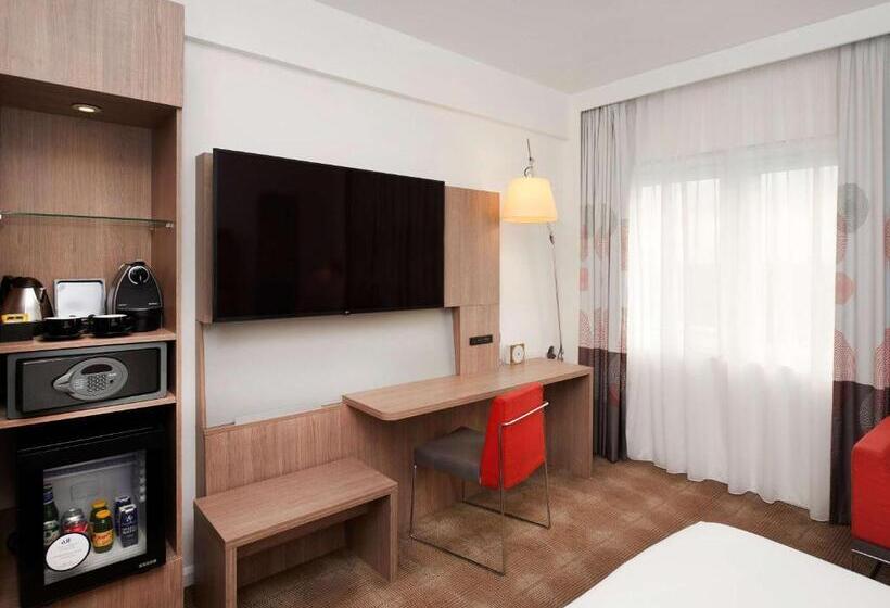 Номер Премиум, Novotel London West