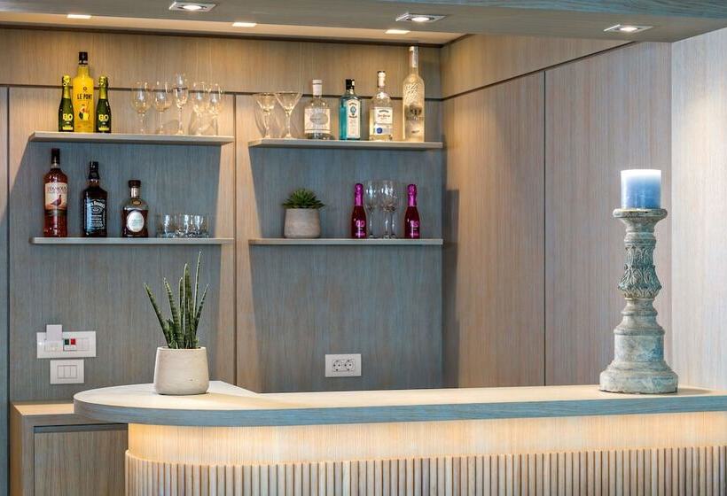 Люкс Deluxe Вид на Море, Amada Colossos Resort