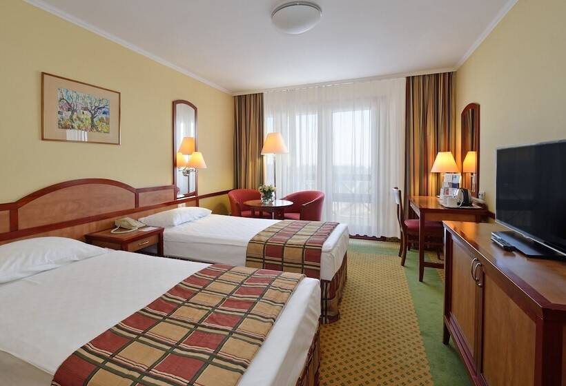 Номер Superior, Danubius Hotel Bük