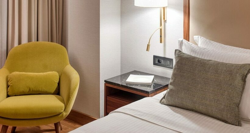 高级三人间, Electra Palace Thessaloniki