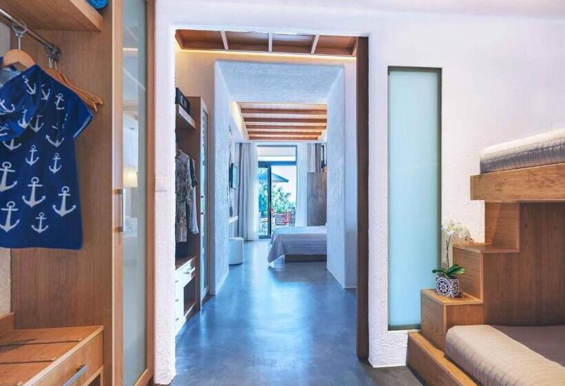 Family flat with sea view, Petra Mare