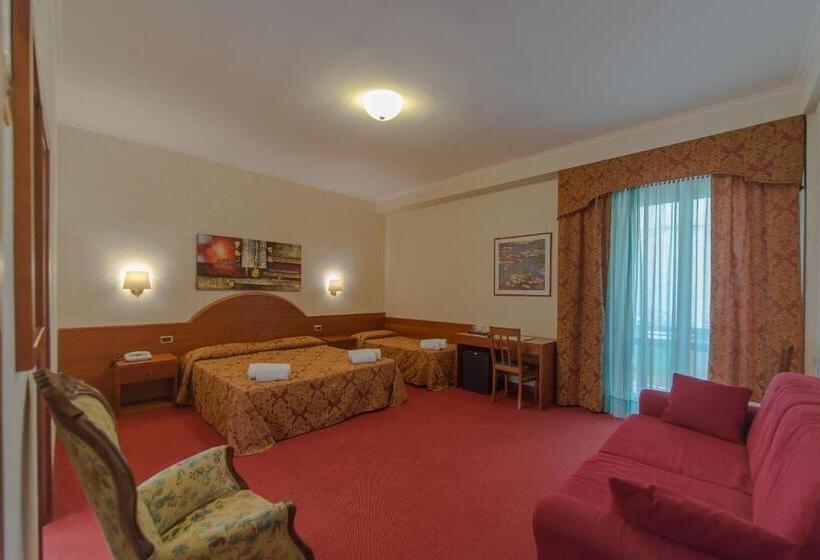 Четырехместный Номер Стандарт, Columbus Sul Lago
