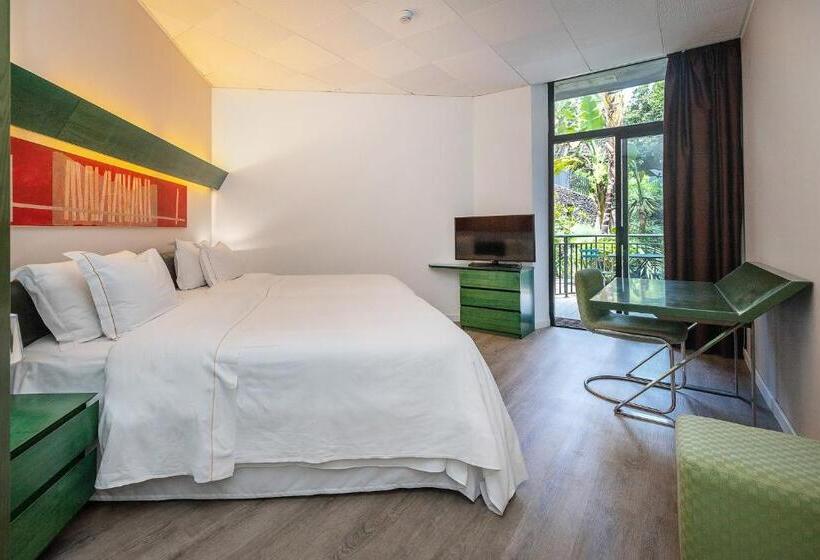 سوییت جونیور, Four Points By Sheraton Catania