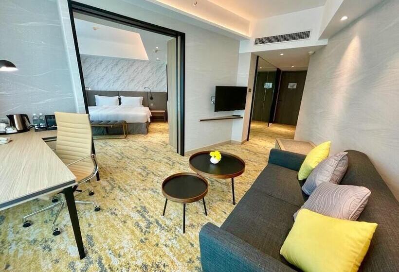 سوییت لوکس, Park Hotel Hong Kong