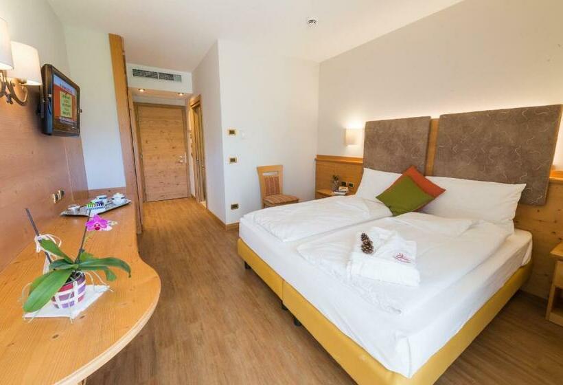 חדר קלאסי, Ambassador