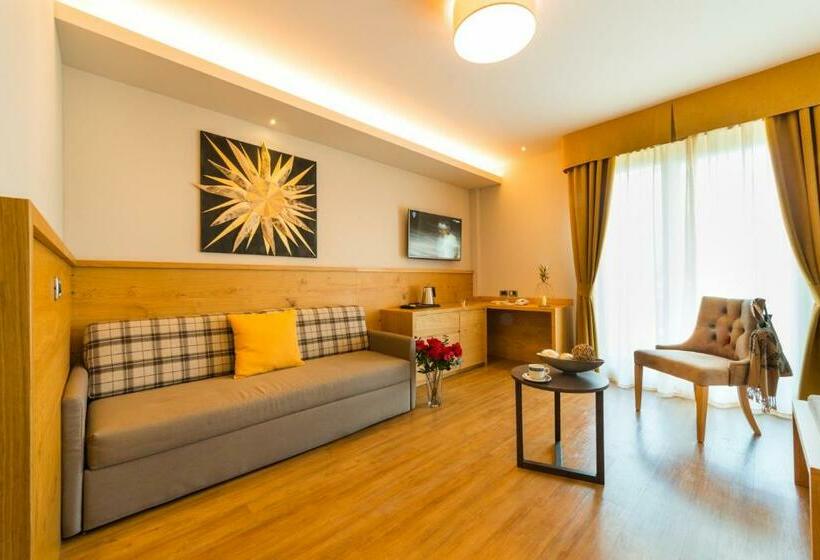 סוויטת ג'וניור עם מרפסת, Ambassador