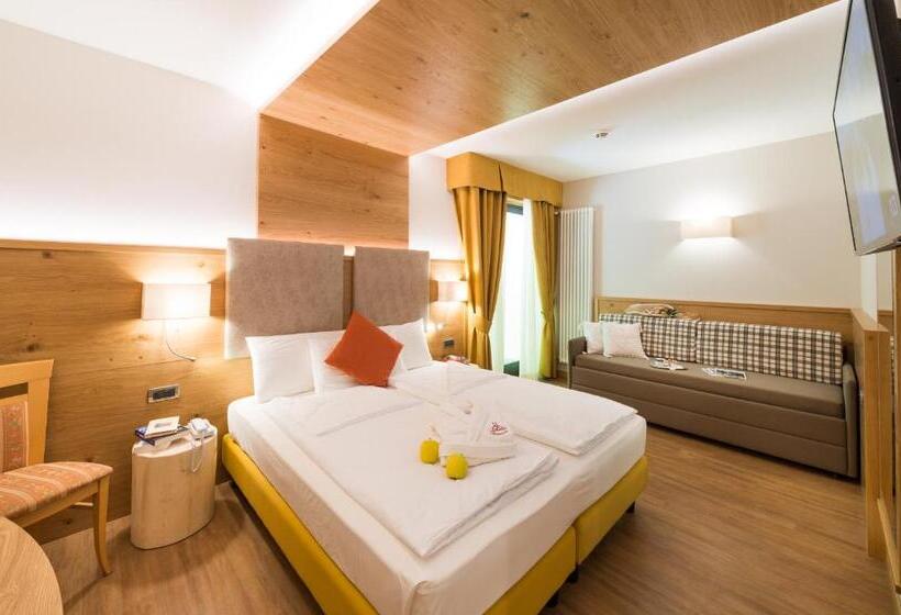 חדר דלוקס לשלושה, Ambassador