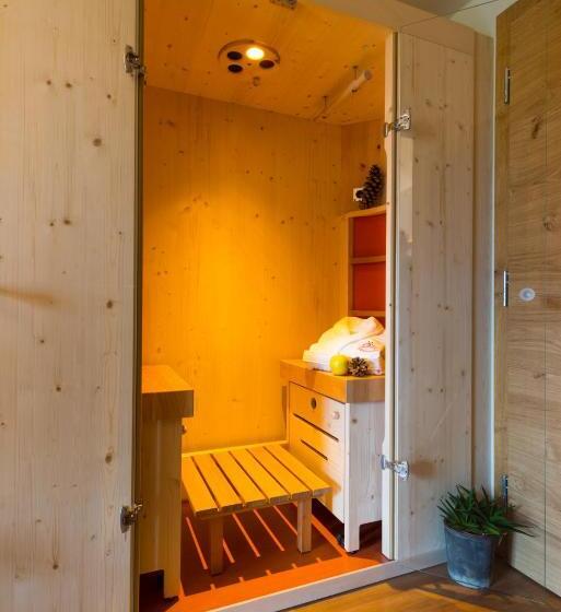 סוויטה, Ambassador