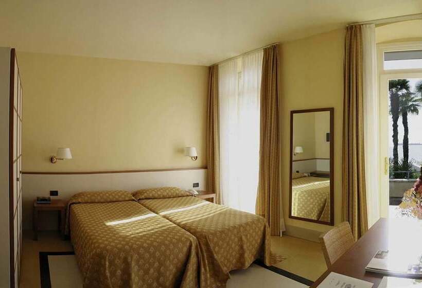 Quarto Clássico Vista Lago, Monte Baldo E Villa Acquarone