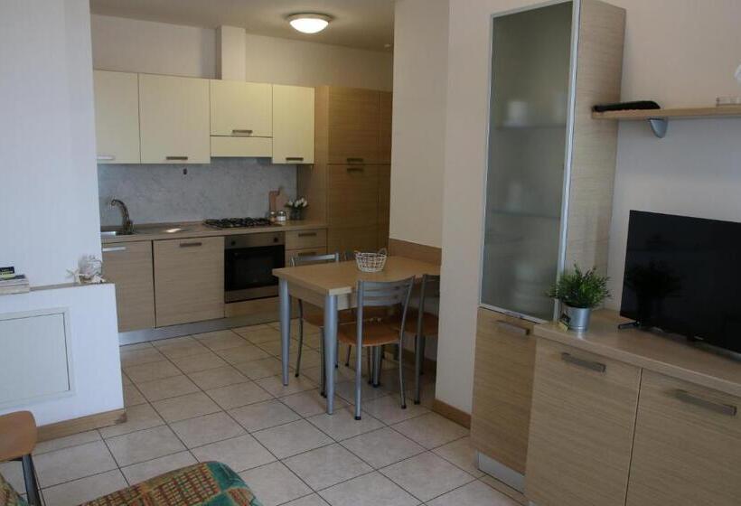Апартаменты 2 Спальни Вид на Море, Residence Capinera