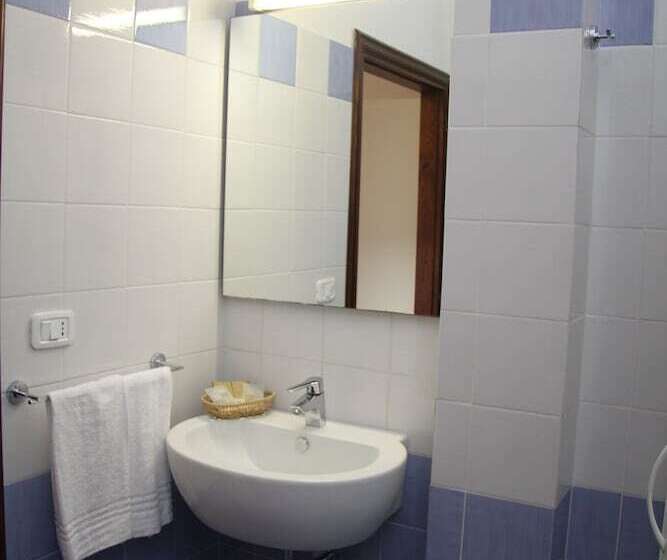 استودیوی استاندارد, Residence I Due Pini