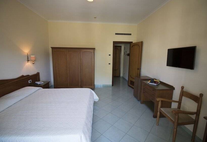 Quarto Estandar, Terme Alexander