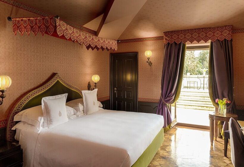 سوییت جونیور, Villa Cora