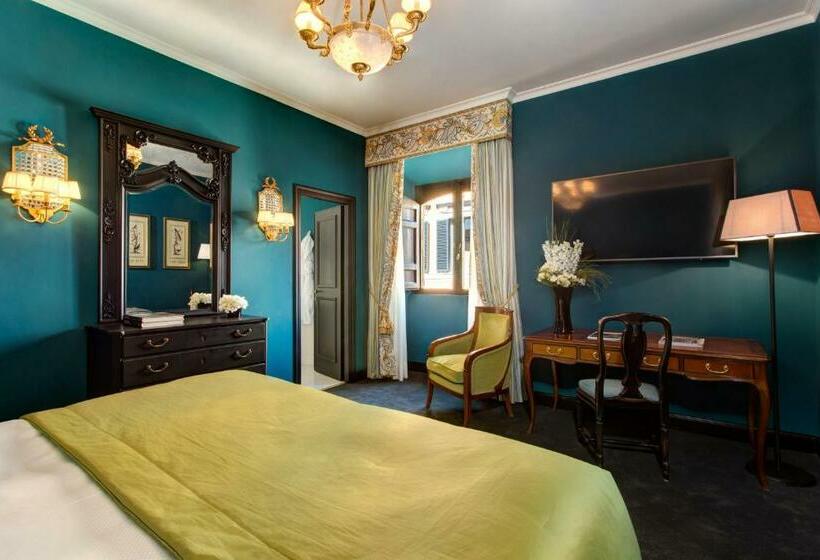 Camera Deluxe, D’inghilterra Roma – Starhotels Collezione
