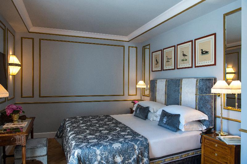 Camera Deluxe, D’inghilterra Roma – Starhotels Collezione