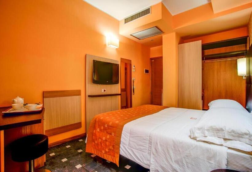 Comfort room with balcony, Genty