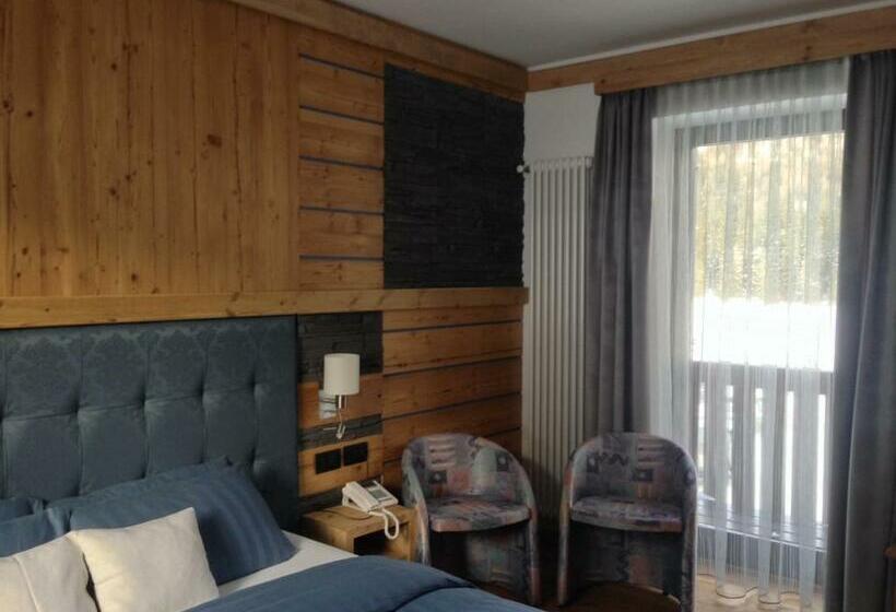 Superior room with lake view, Lavaredo