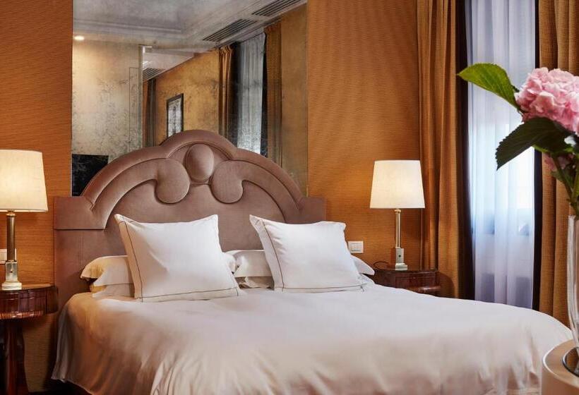 سوییت, Lord Byron   Small Luxury Hotels Of The World