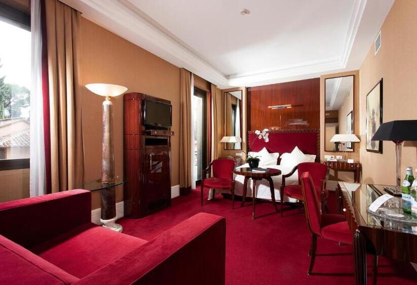 سوییت جونیور, Lord Byron   Small Luxury Hotels Of The World