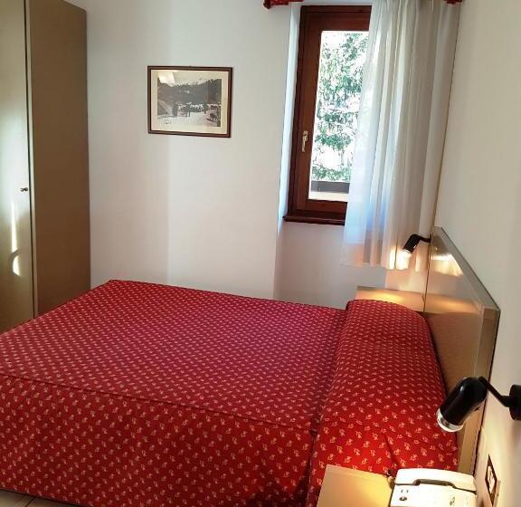 Chambre Standard Individuelle avec Balcon, Pineta