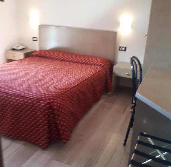 Chambre Standard Individuelle avec Balcon, Pineta