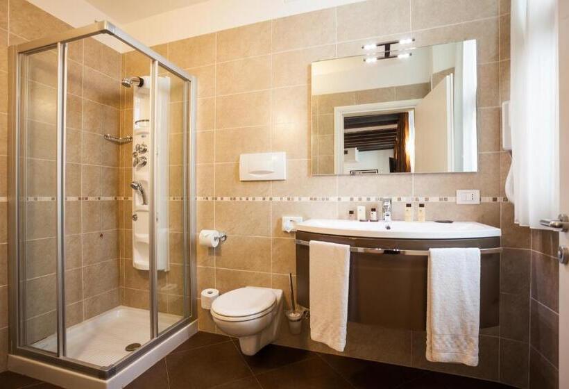 Полулюкс, Portici  Romantik & Wellness