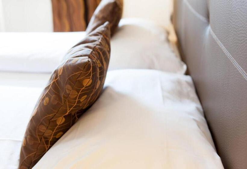 Полулюкс, Portici  Romantik & Wellness
