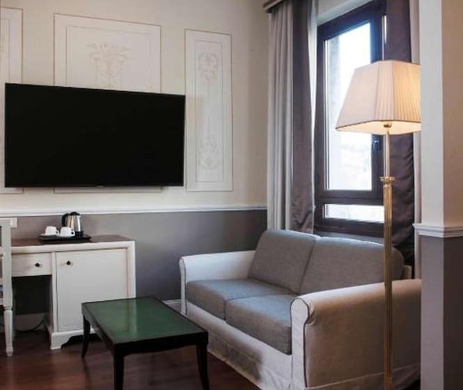 סוויטת ג'וניור, Radisson Blu Ghr , Rome