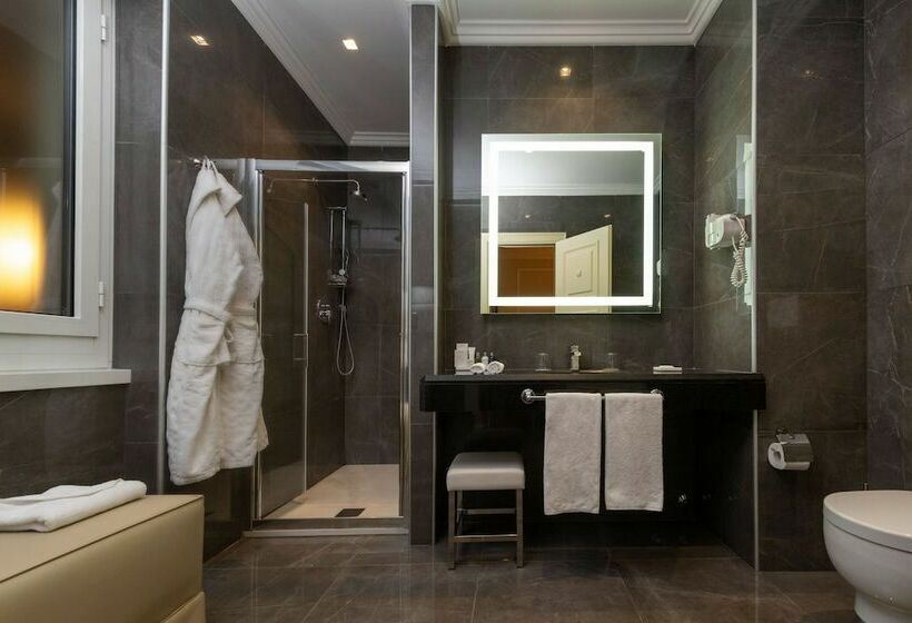 סוויטה נשיאותית, Radisson Blu Ghr , Rome